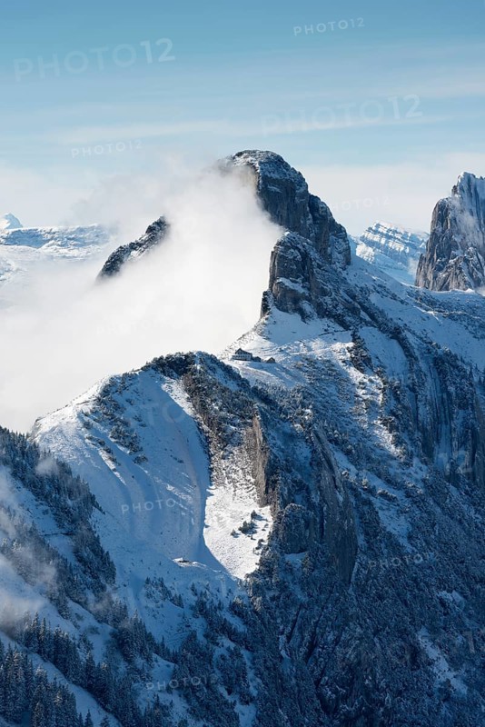 A cloud hanging next to Staubernkanzel mountain