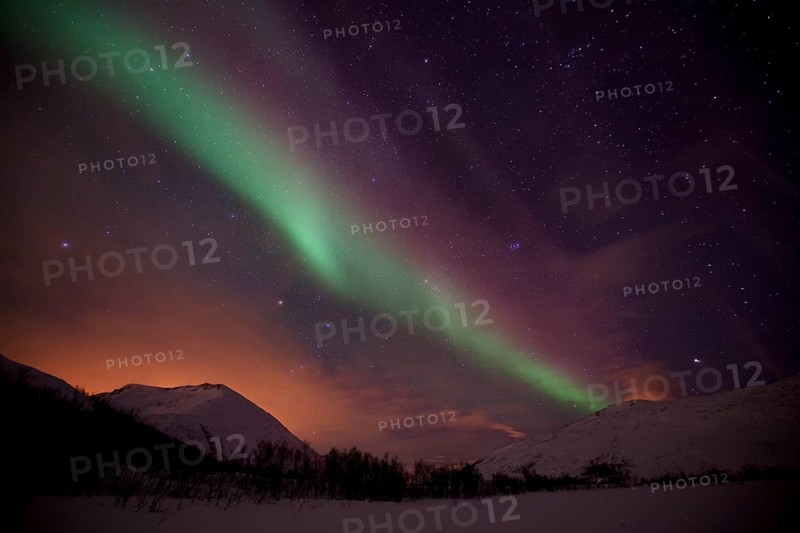 Northern Lights over the Kattfjord pass in winter