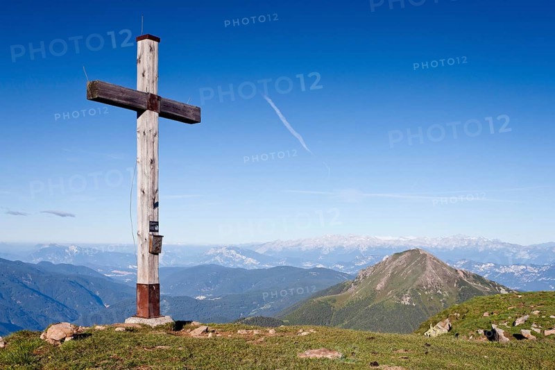 Summit cross on Zanggen mountain