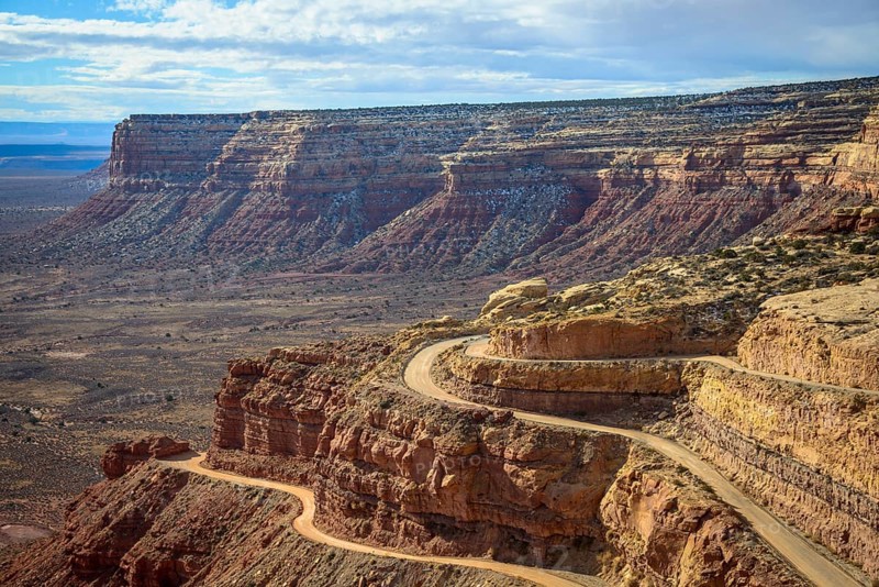 Moki Dugway overcomes the edge of the Cedar Mesa