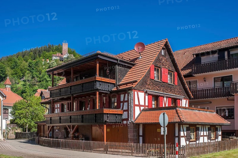 Half-timbered houses with Burg Liebenzell Castle