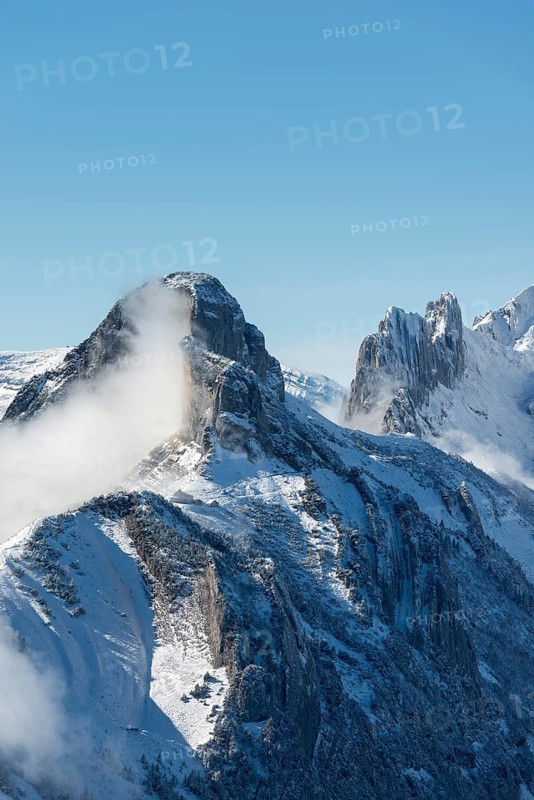 A cloud hanging next to Staubernkanzel mountain