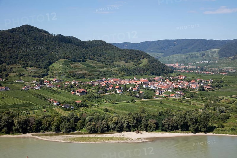 Village Rossatz at river Danube