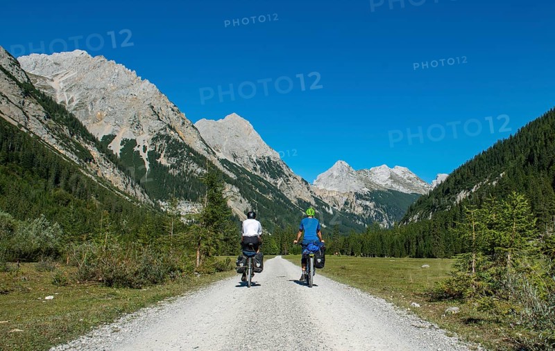 Cyclists in the Karwendel valley