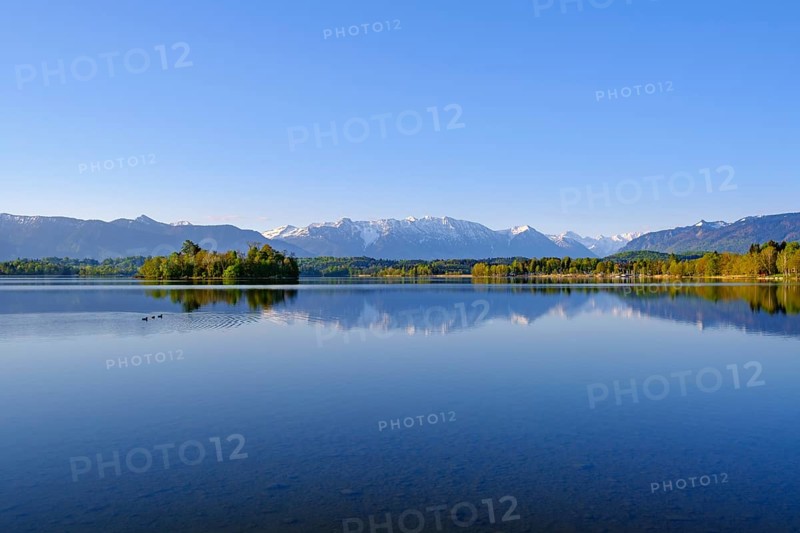 Lake Staffelsee with Muhlworth island