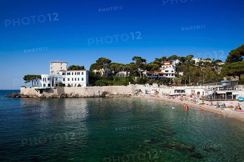 A villa on the beach near Plage Le Bestouan