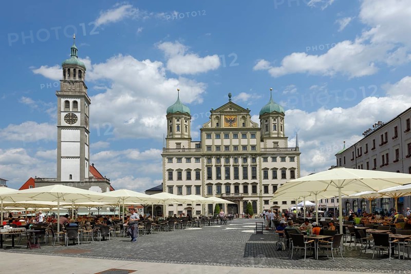 Town hall square with town hall and Perlachturm