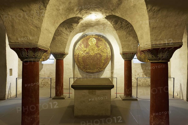 Crypt with gilded copper disc Majestas Domini