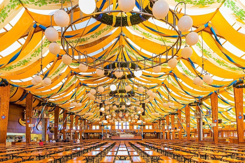 Set up Brau-Rosl marquee