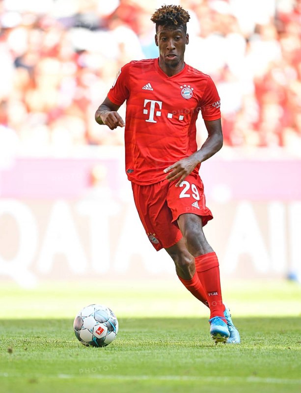 Kingsley Coman FC Bayern Munich on the ball