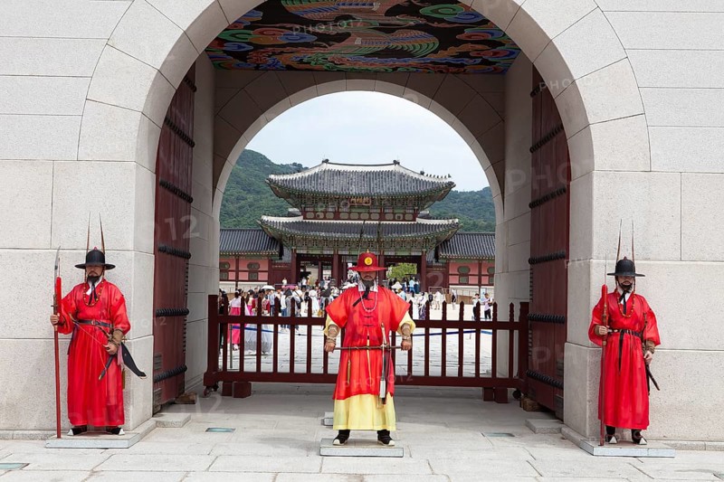 Palace guards at the Royal Palace Gyeongbokgung