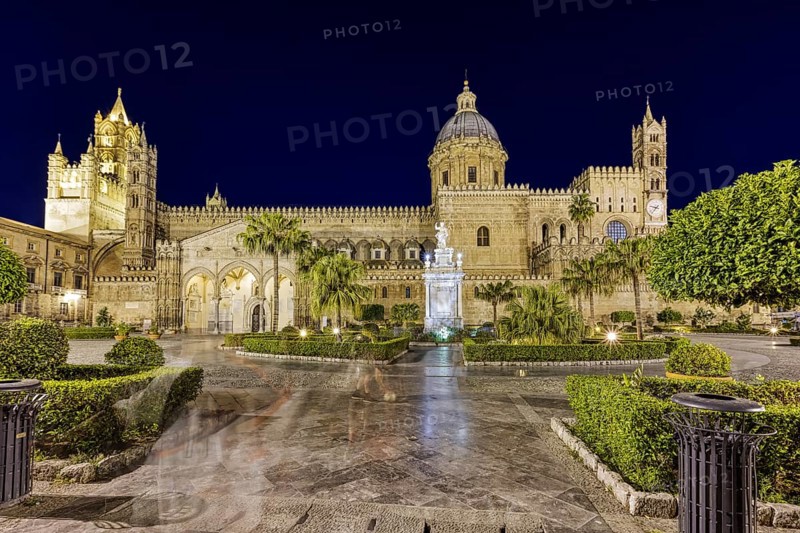 Cathedral Maria Santissima Assunta at night