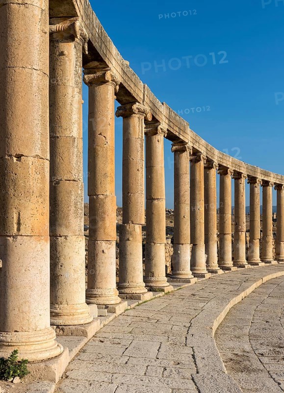Columns at Oval Plaza