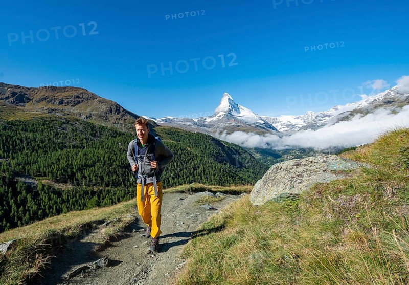 Hiker on the 5 lakes hiking trail