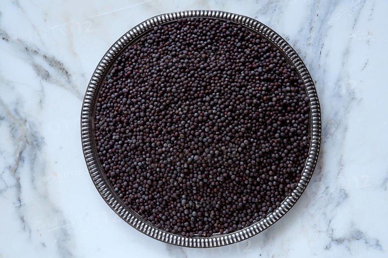 Black mustard seeds