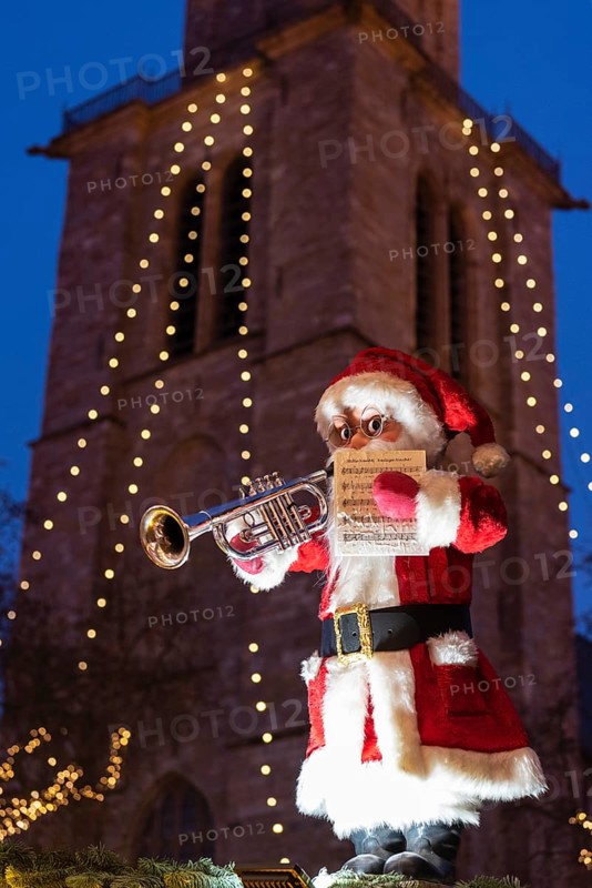 Santa Claus with trumpet