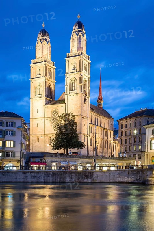 Church Grossmuenster at dusk