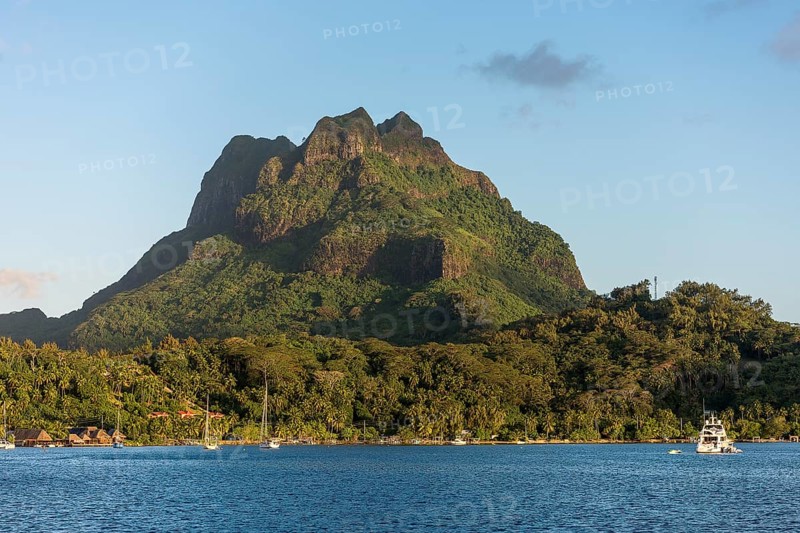 Extinct volcano Mont Otemanu