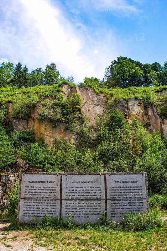 Parachutist wall in the quarry