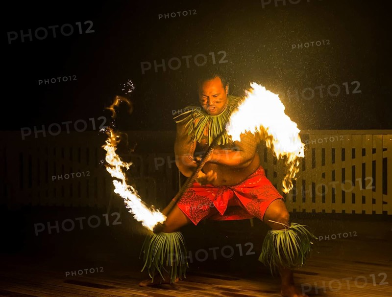Local fire dancer in the Matavai Resort