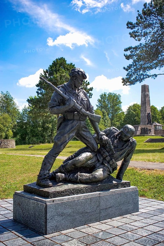 Albanian monument in the monument park