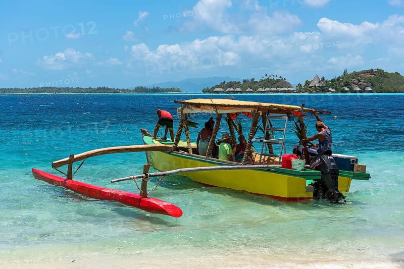 Shuttle outrigger boat