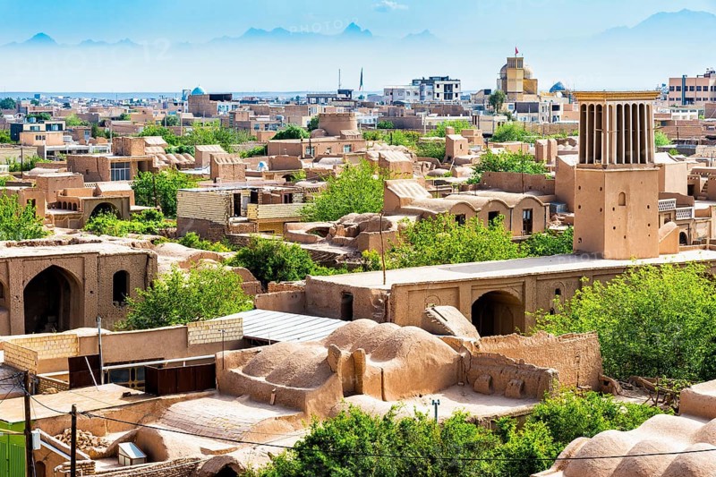 Narin Qal'eh ramparts and the city