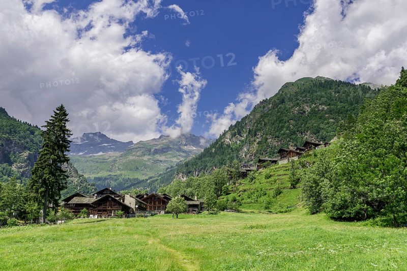 Old Walser houses in Pedemonte