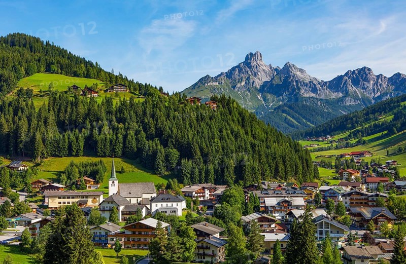 Filzmoos with mountain peak Bischofsmuetze