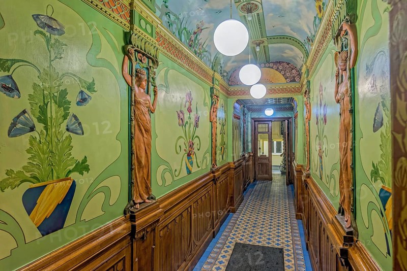 Entrance in art nouveau style