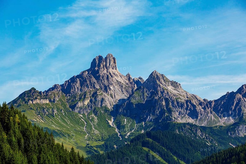 Gosaukamm with mountain peak Bischofsmuetze