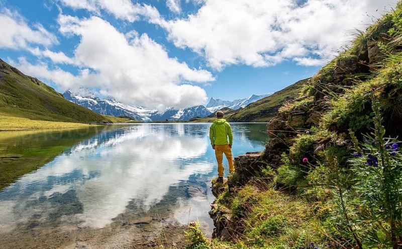 Hikers at Bachalpsee