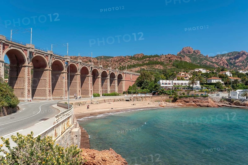 Railway viaduct in front of the Massif de l'Esterel