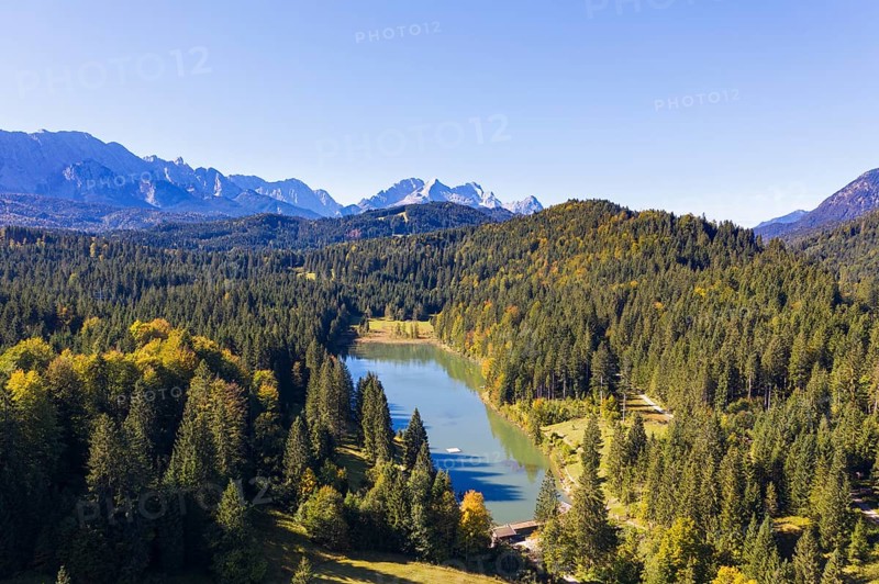 Lake Grubsee and Wetterstein range