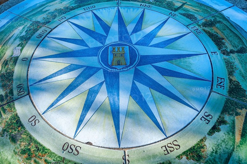 Compass rose