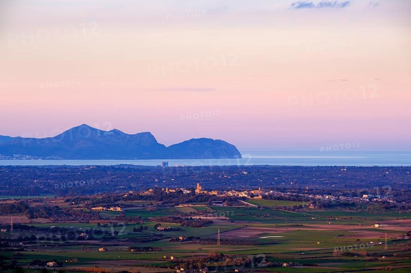 Peninsula Victoria and village Ariany in the evening light
