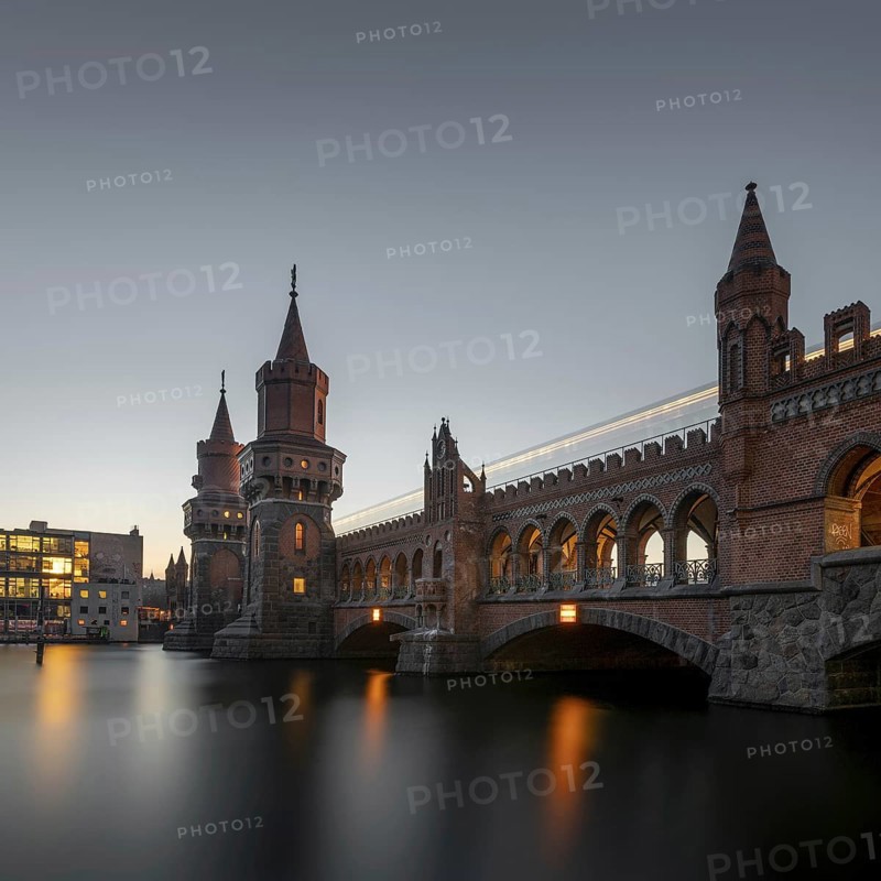 Oberbaum bridge across the Spree