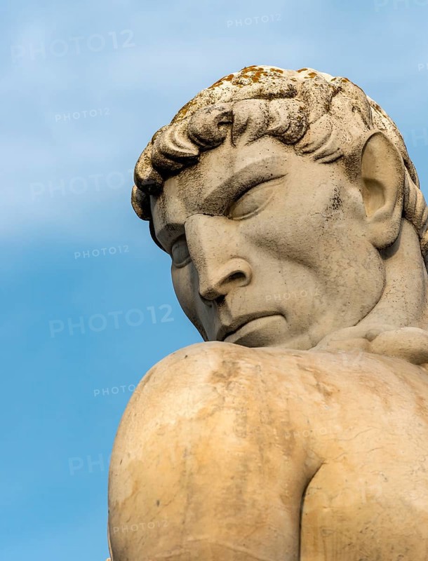 Athlete statue at Stadio dei Marmi