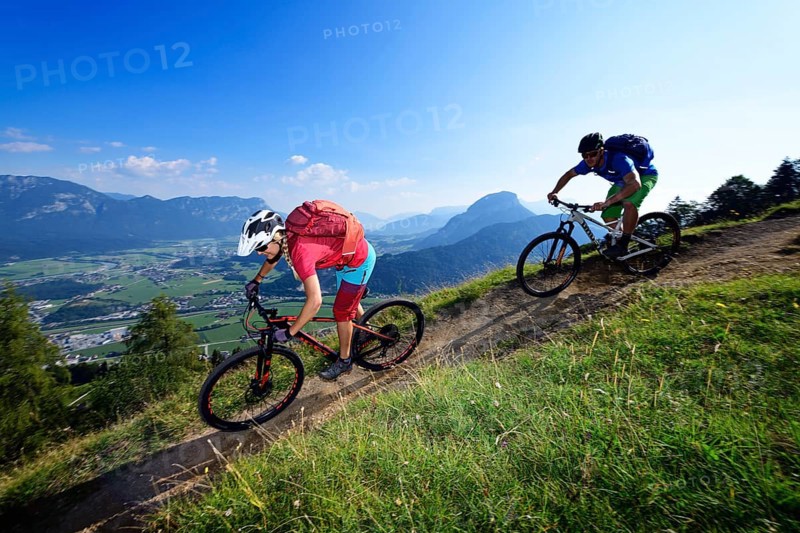 Mountain bikers on the Moeslalmkogel
