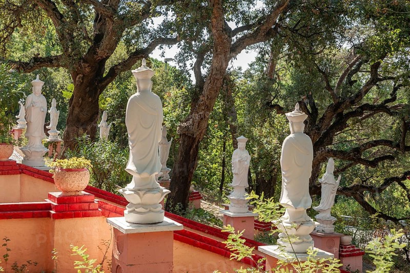 Hong Hien Pagoda Park
