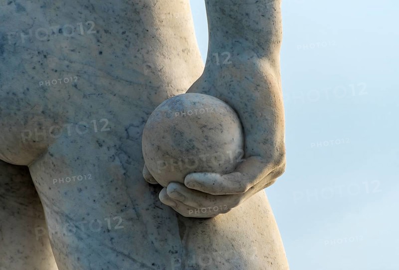 Athlete statue at Stadio dei Marmi