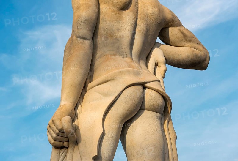 Athlete statue at Stadio dei Marmi