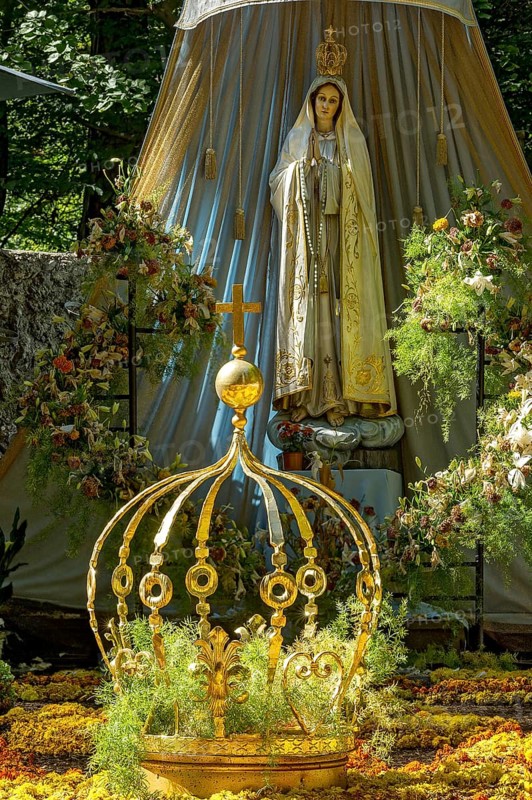 Statue of the Madonna