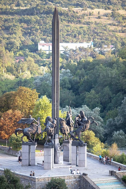 Assen Monument