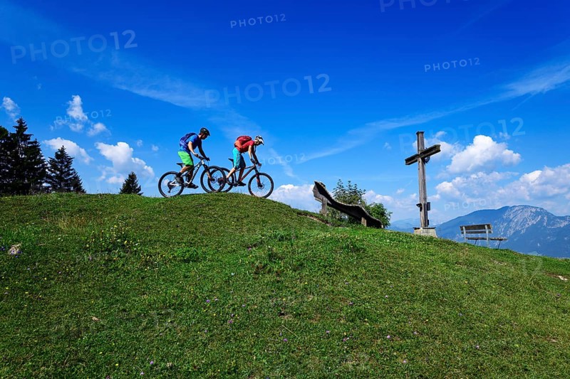 Mountain bikers on the Moeslalmkogel