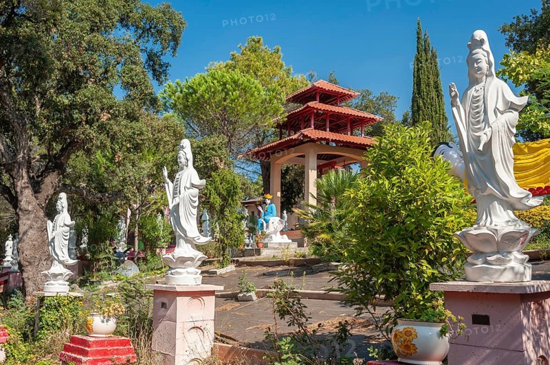 Hong Hien Pagoda Park