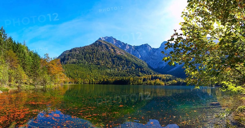 Hinterer Langbathsee with Hoellengebirge