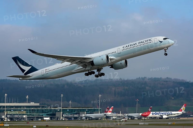 Aircraft Cathay Pacific Airbus A350-1000