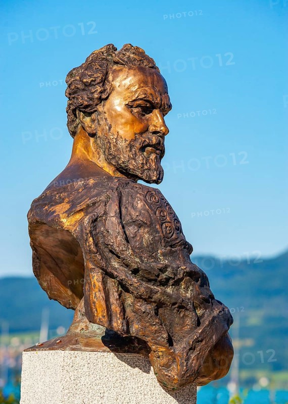 Gustav Klimt statue in Unterach
