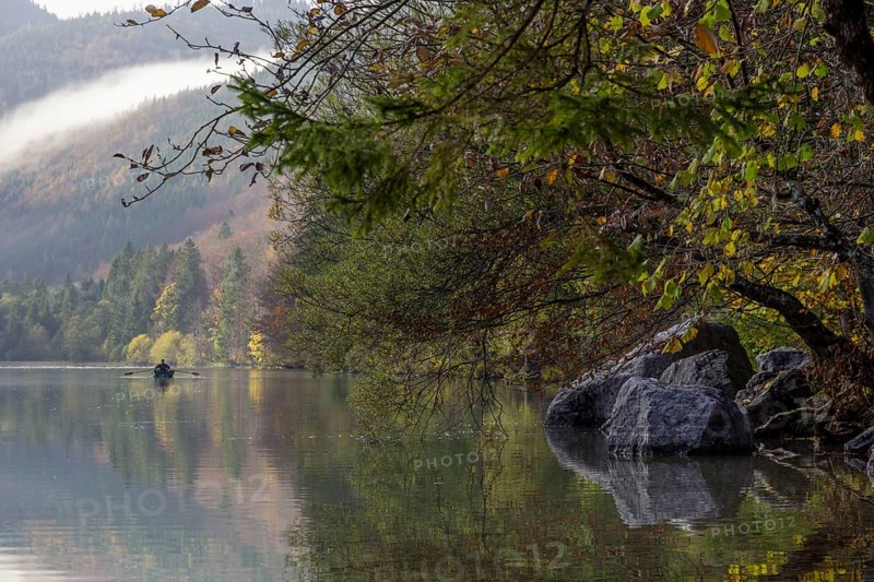 Autumn atmosphere at the Langbathsee